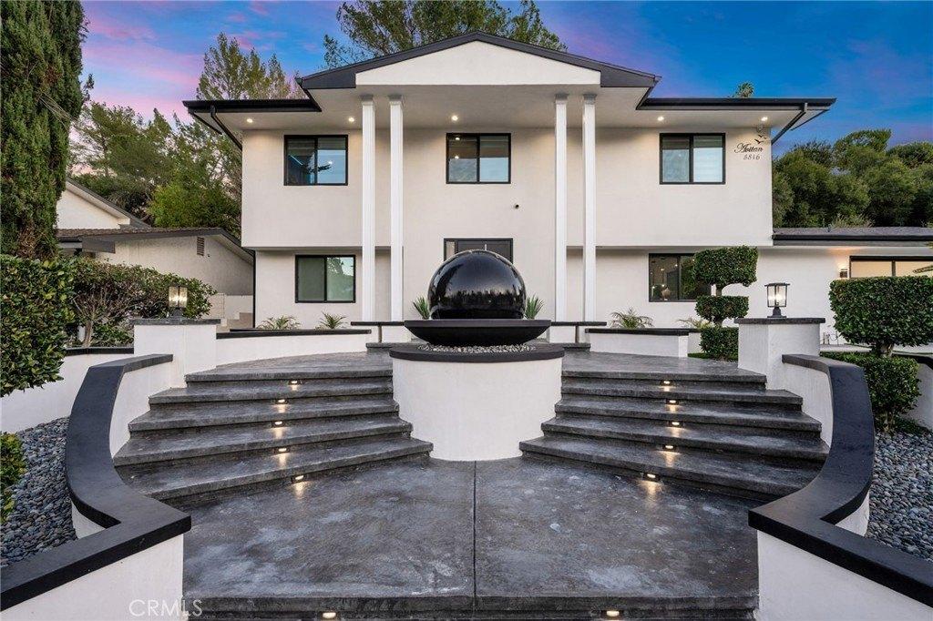 Valerie Ave, Woodland Hills, CA 91367