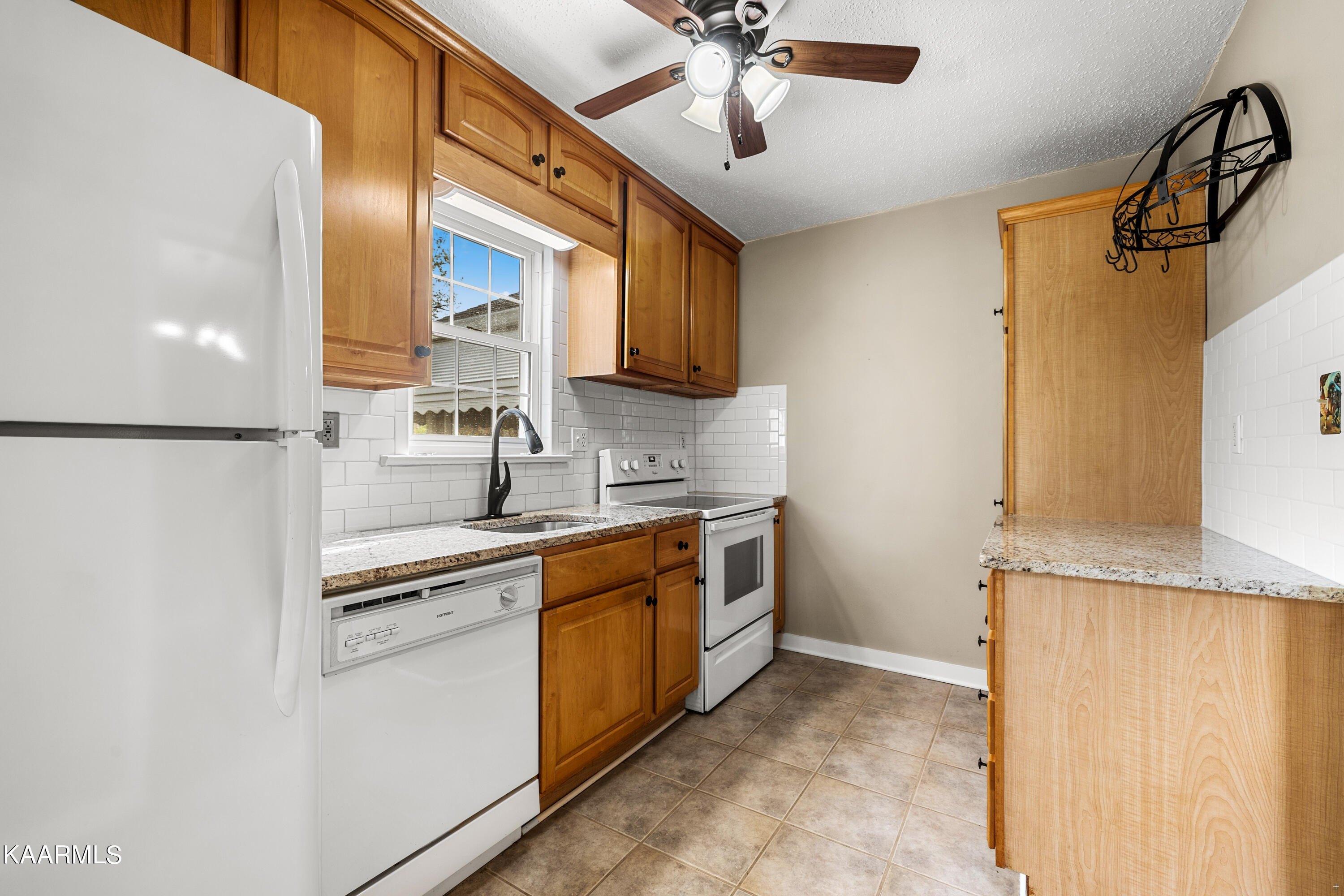Lake View Dr, Knoxville, TN 37920