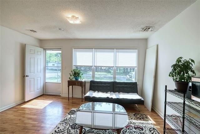 S Maple St, Nowata, OK 74048