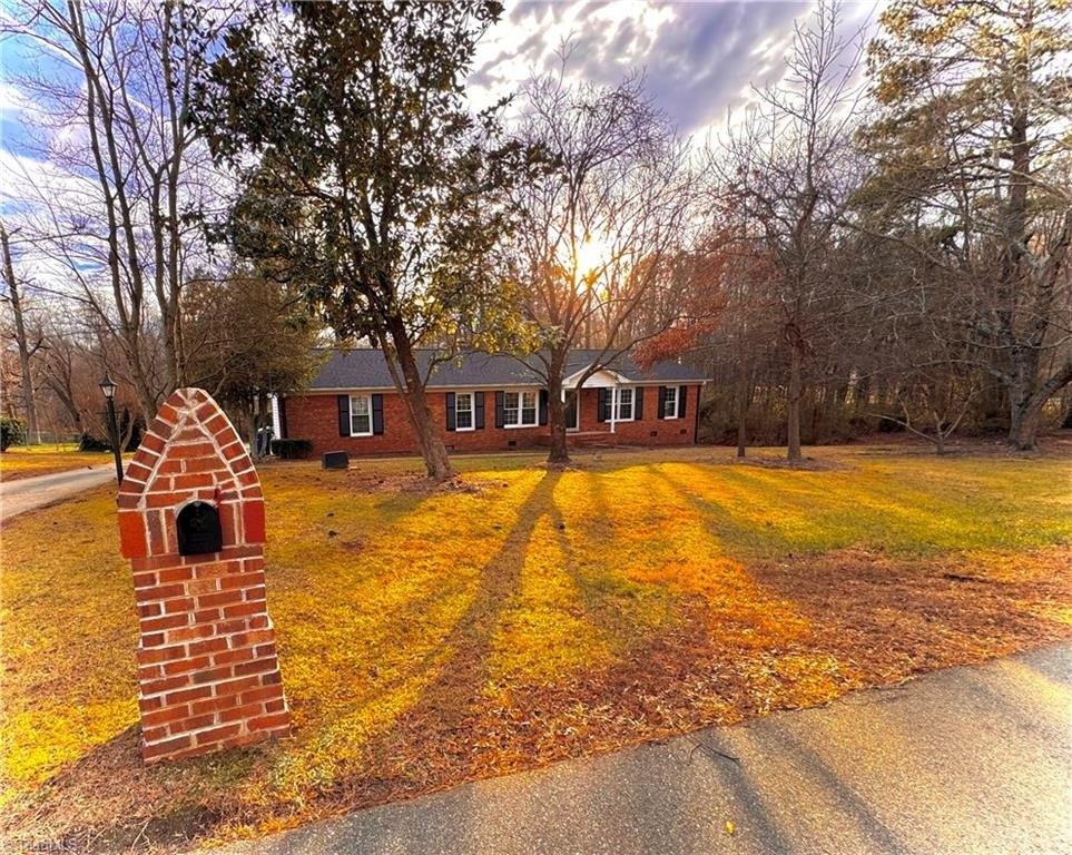 Beaverbrook Dr, Greensboro, NC 27406