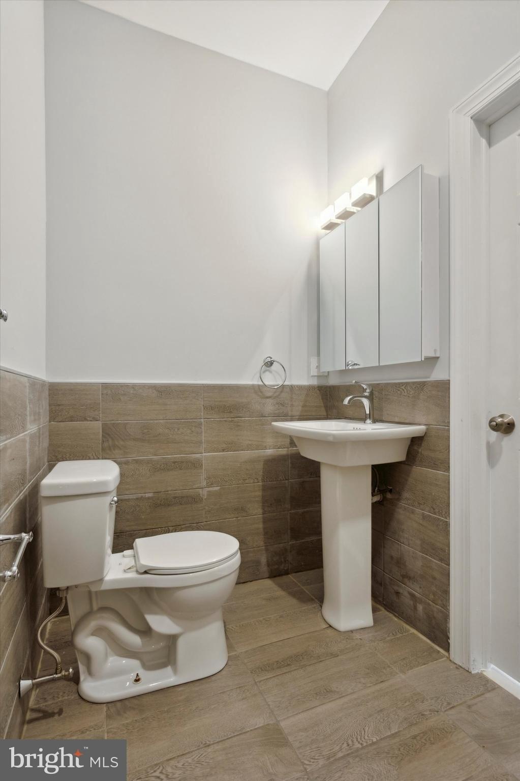 W Duncannon Ave, Philadelphia, PA 19141