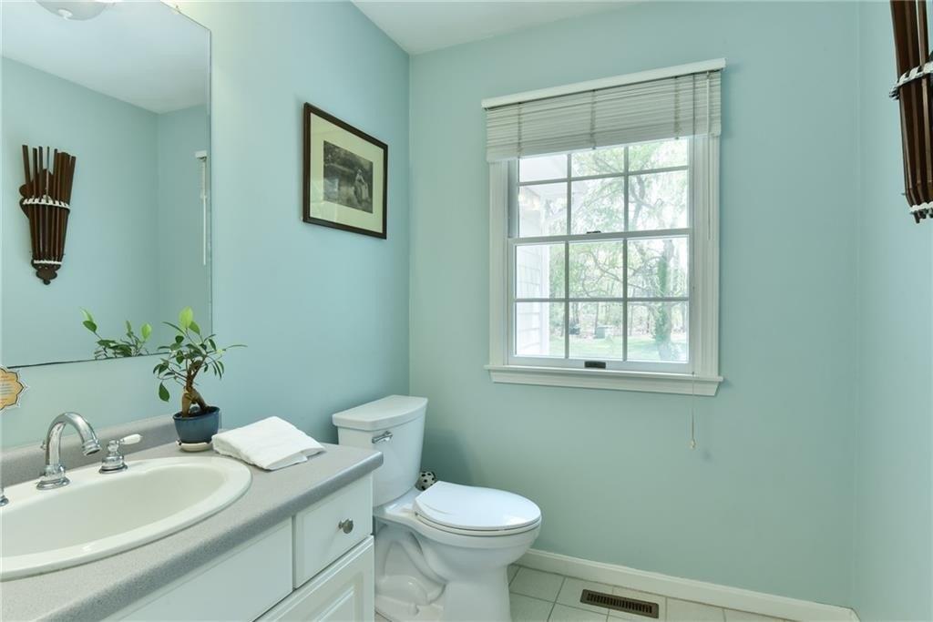 Woodridge Dr, Saunderstown, RI 02874
