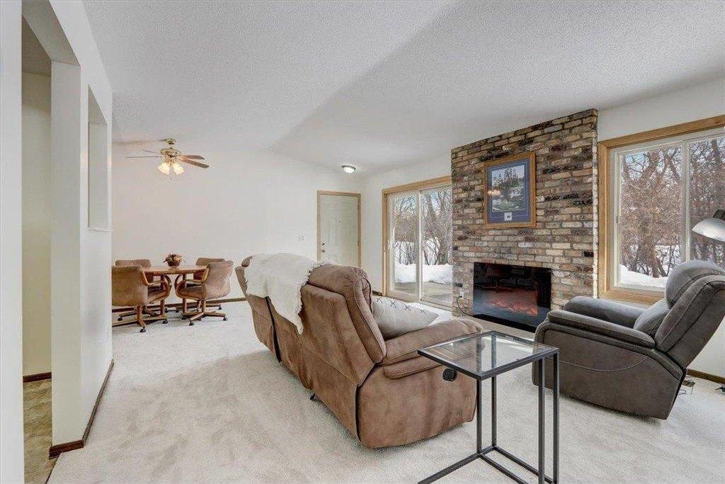 Cimarron Trl, Hopkins, MN 55305