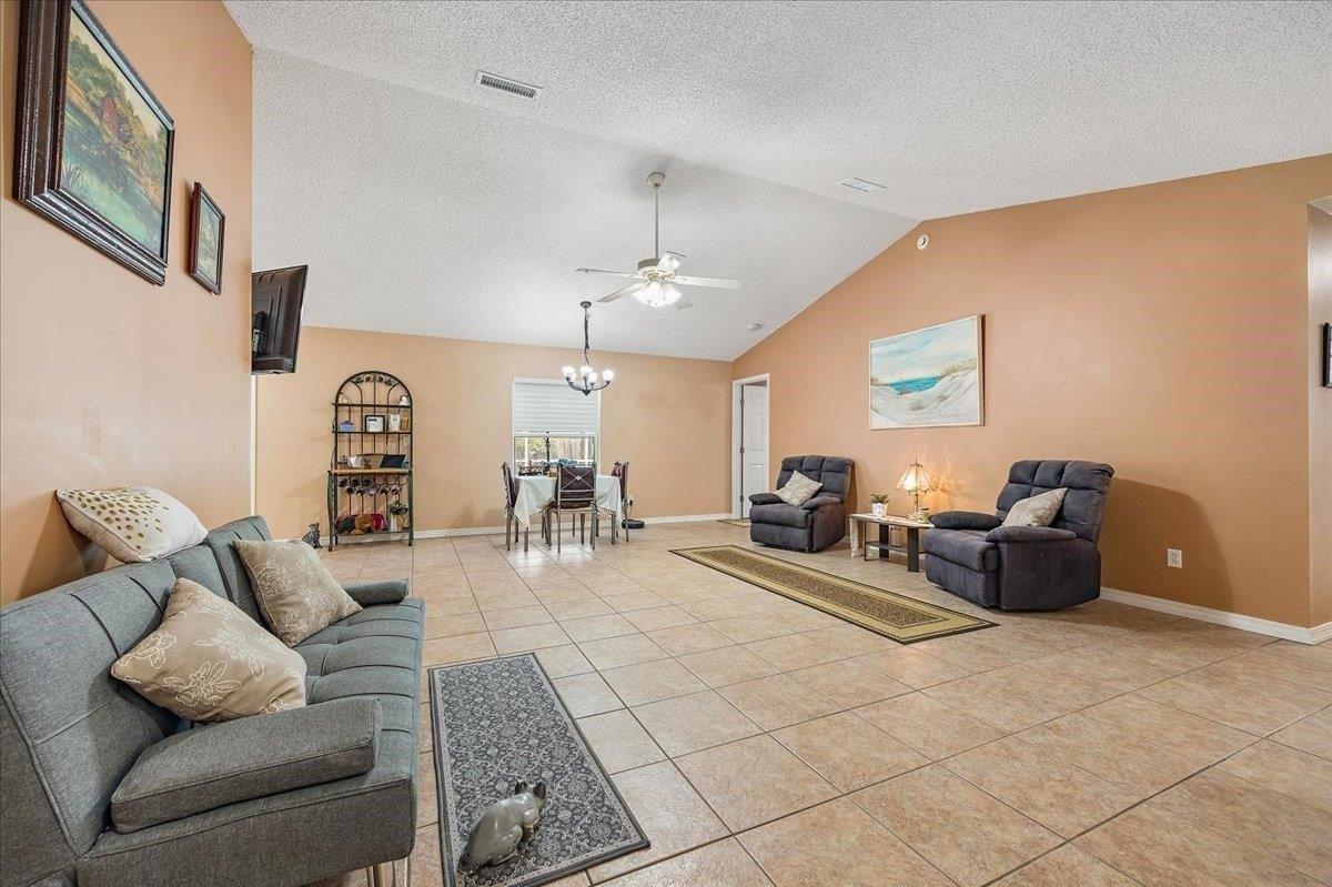 Mango Cir, Saint Augustine, FL 32095
