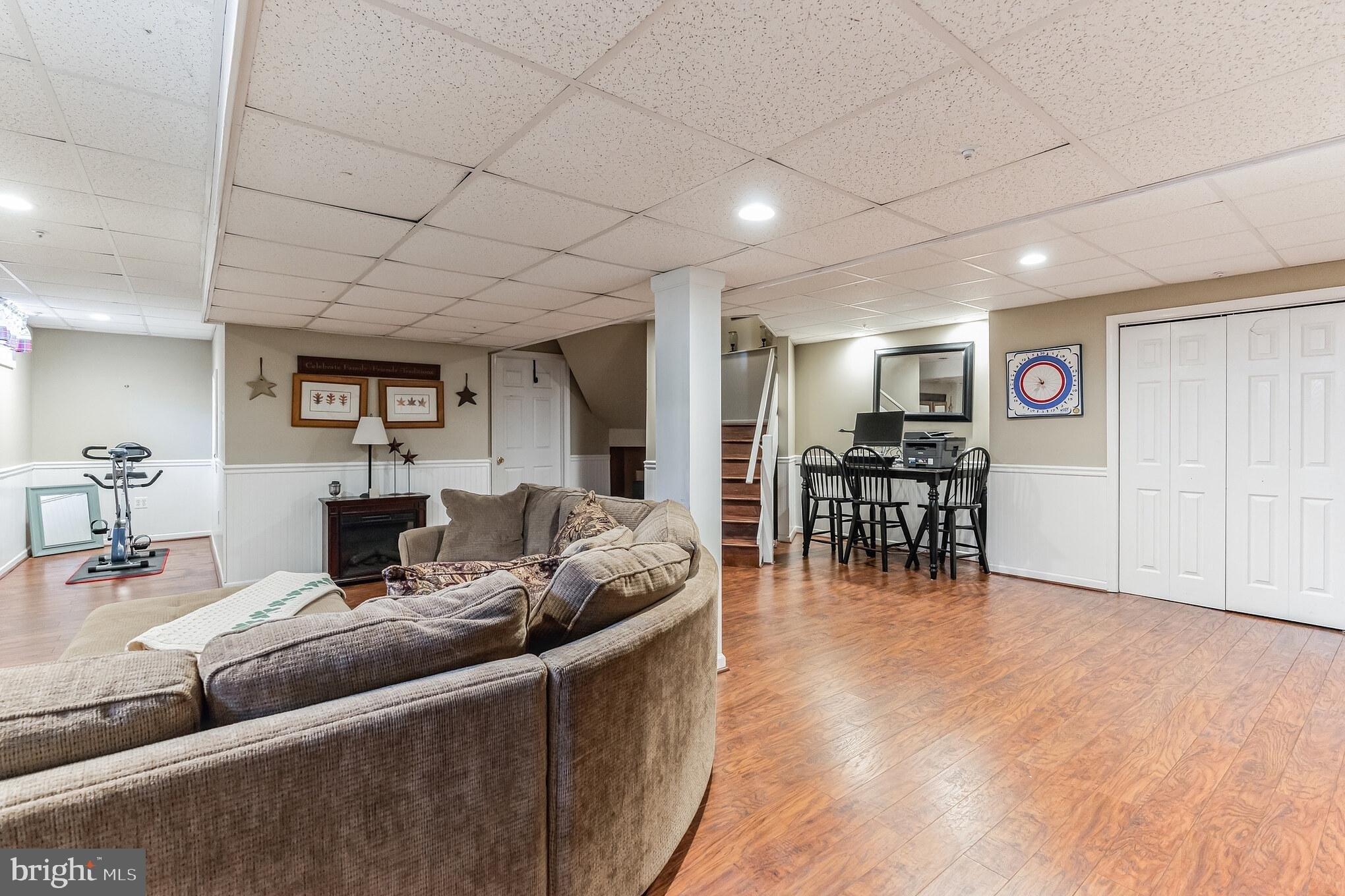 Billingsley Dr, Chalfont, PA 18914