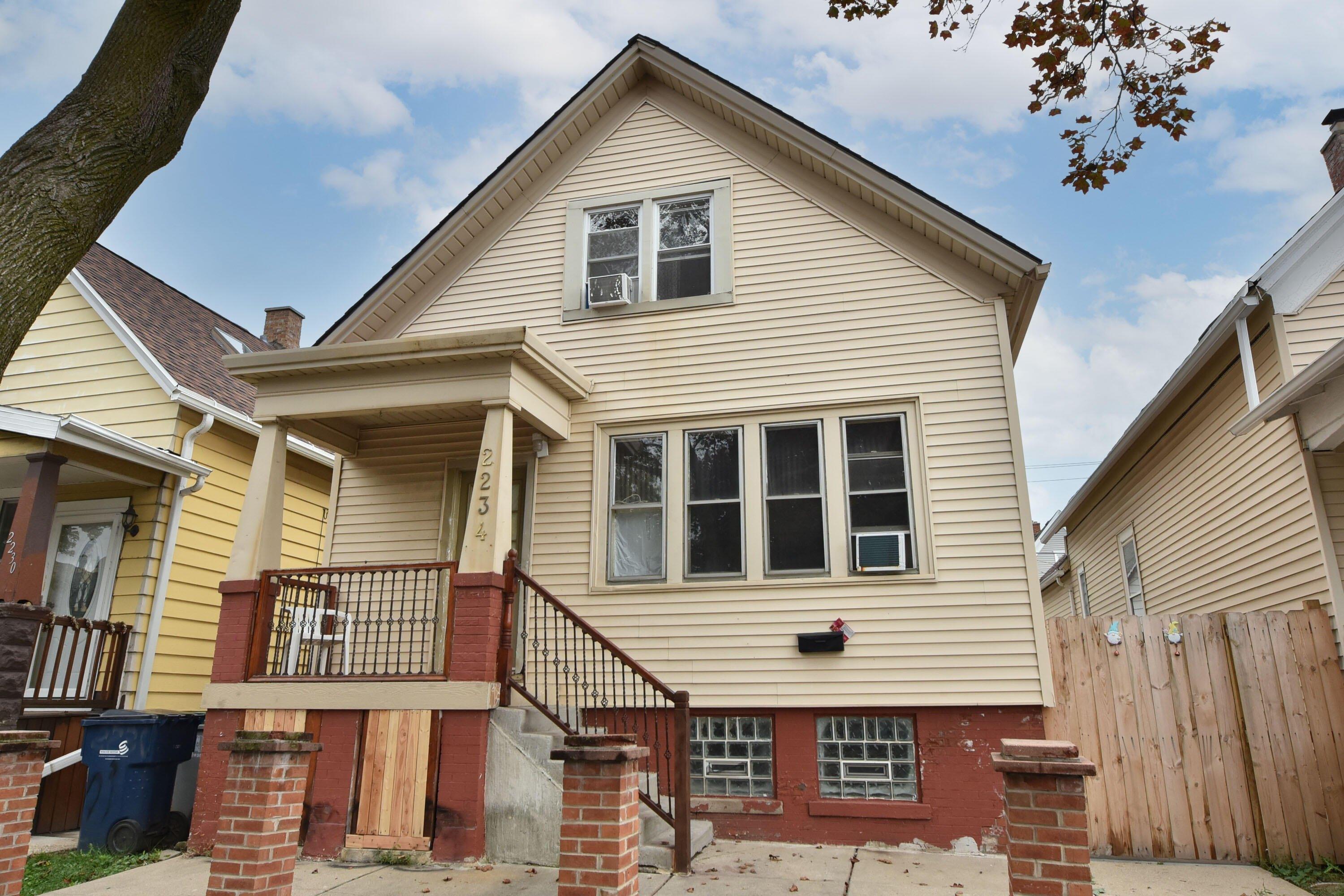 S 11th St, Milwaukee, WI 53215