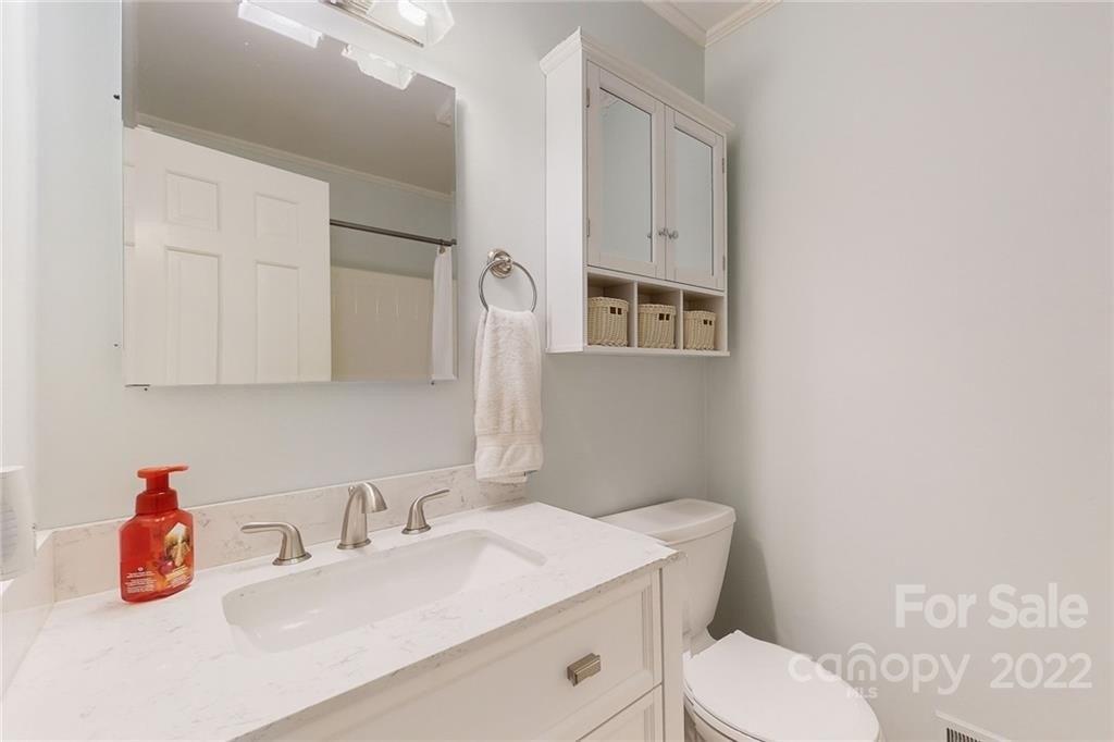 Huckleberry Rd, Charlotte, NC 28210