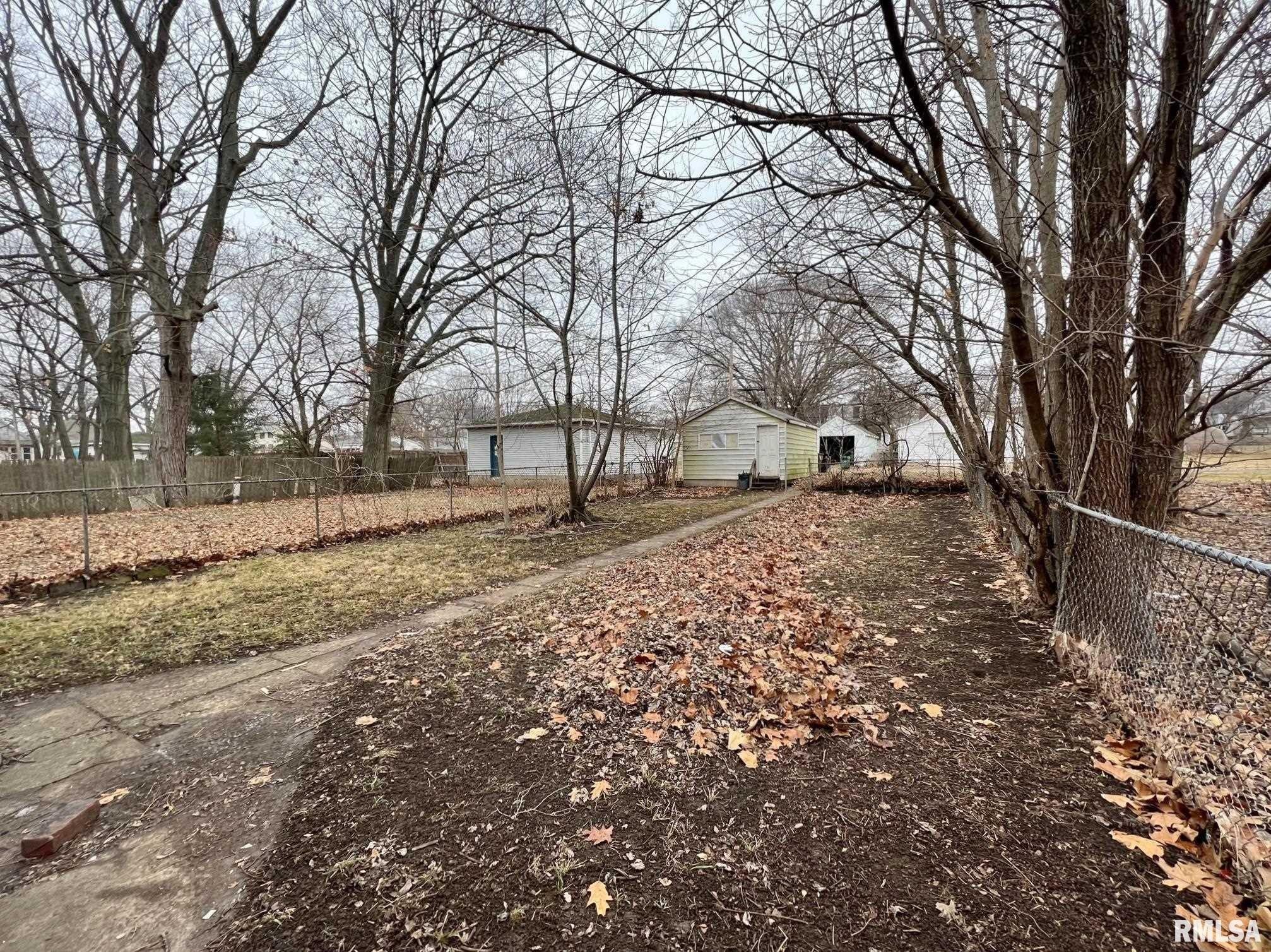 Ne Madison Ave, Peoria, IL 61603
