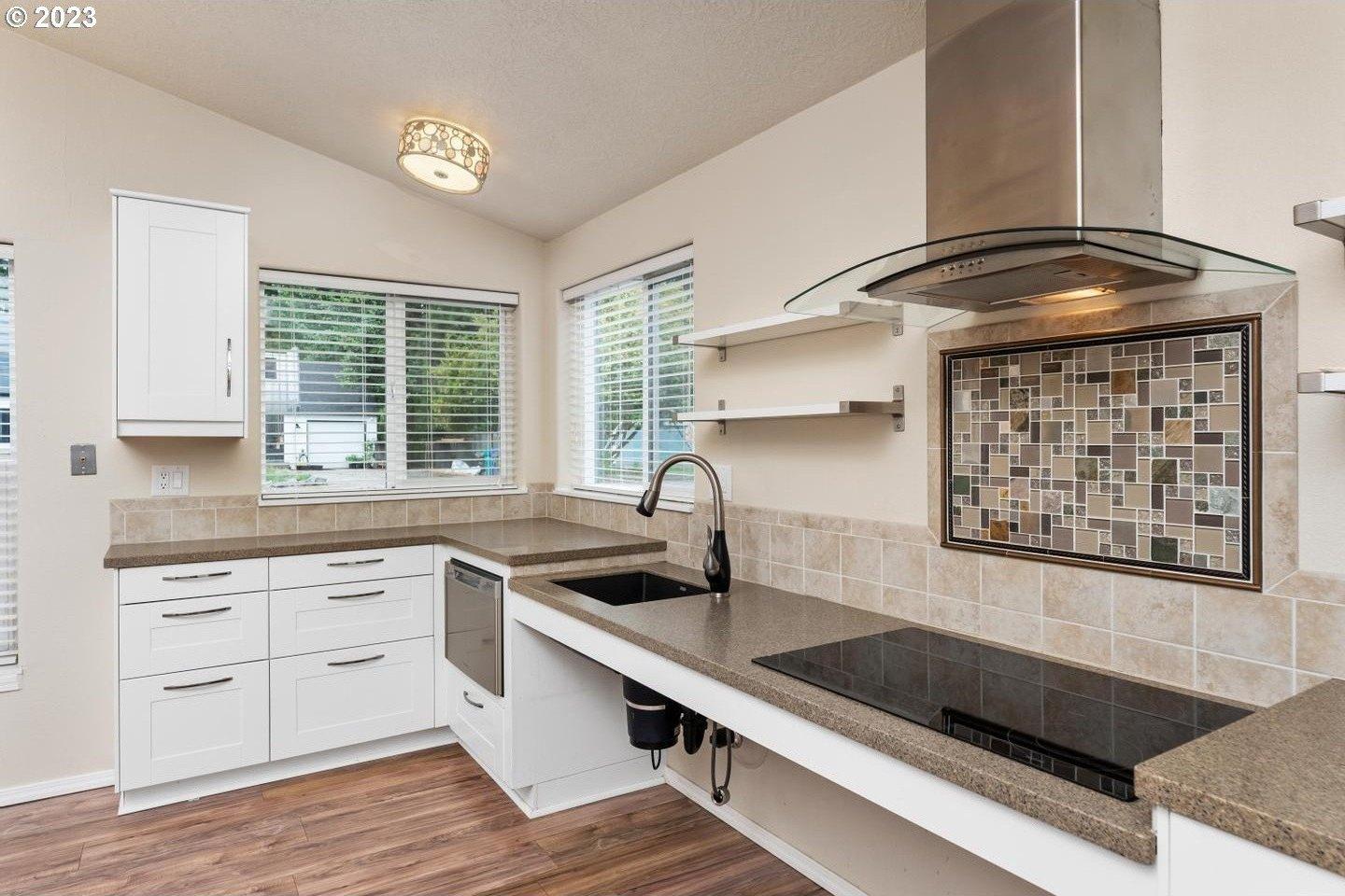 Ne Meadow Dr, Portland, OR 97211