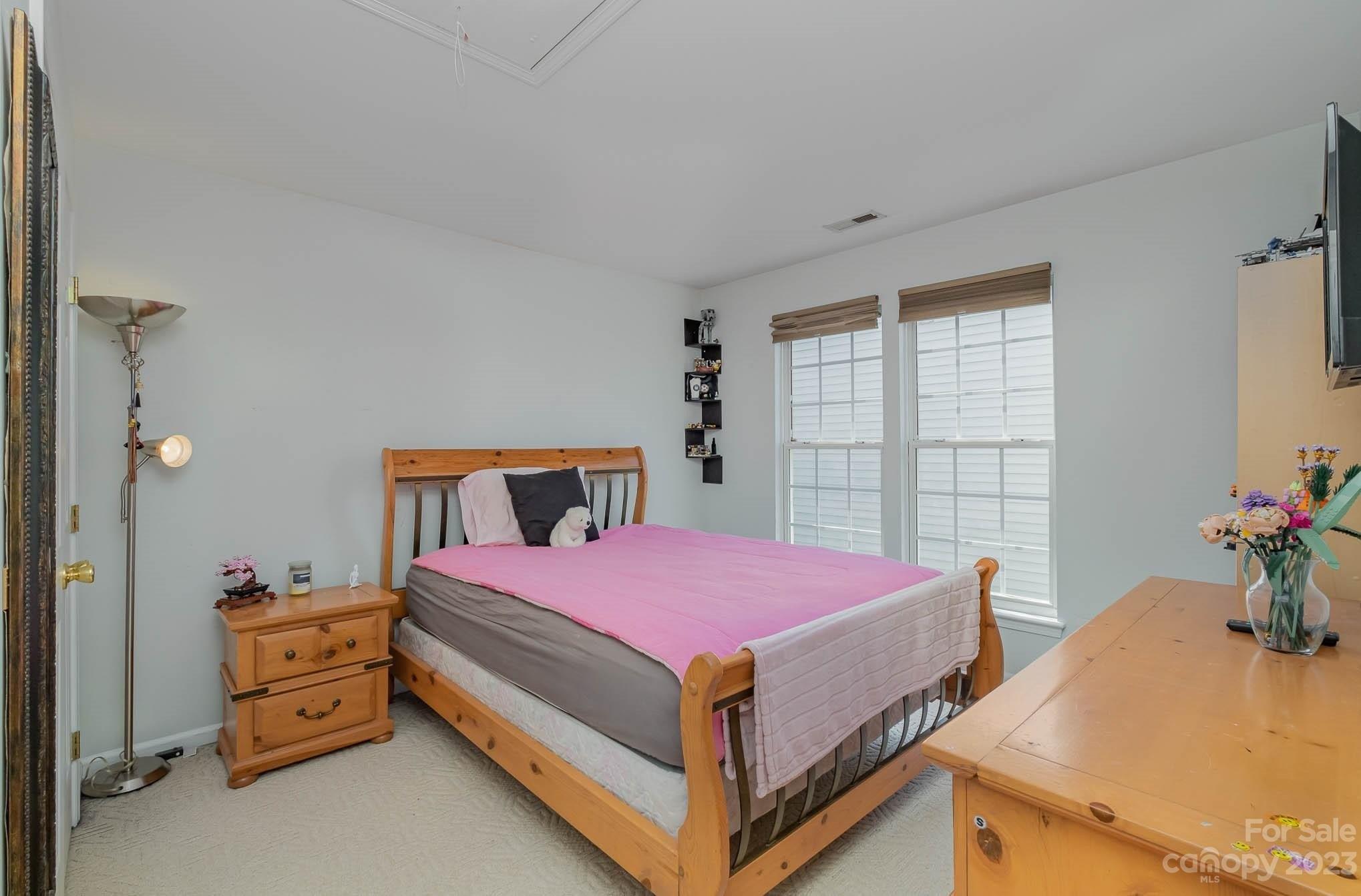 Meadow Green Dr, Charlotte, NC 28269
