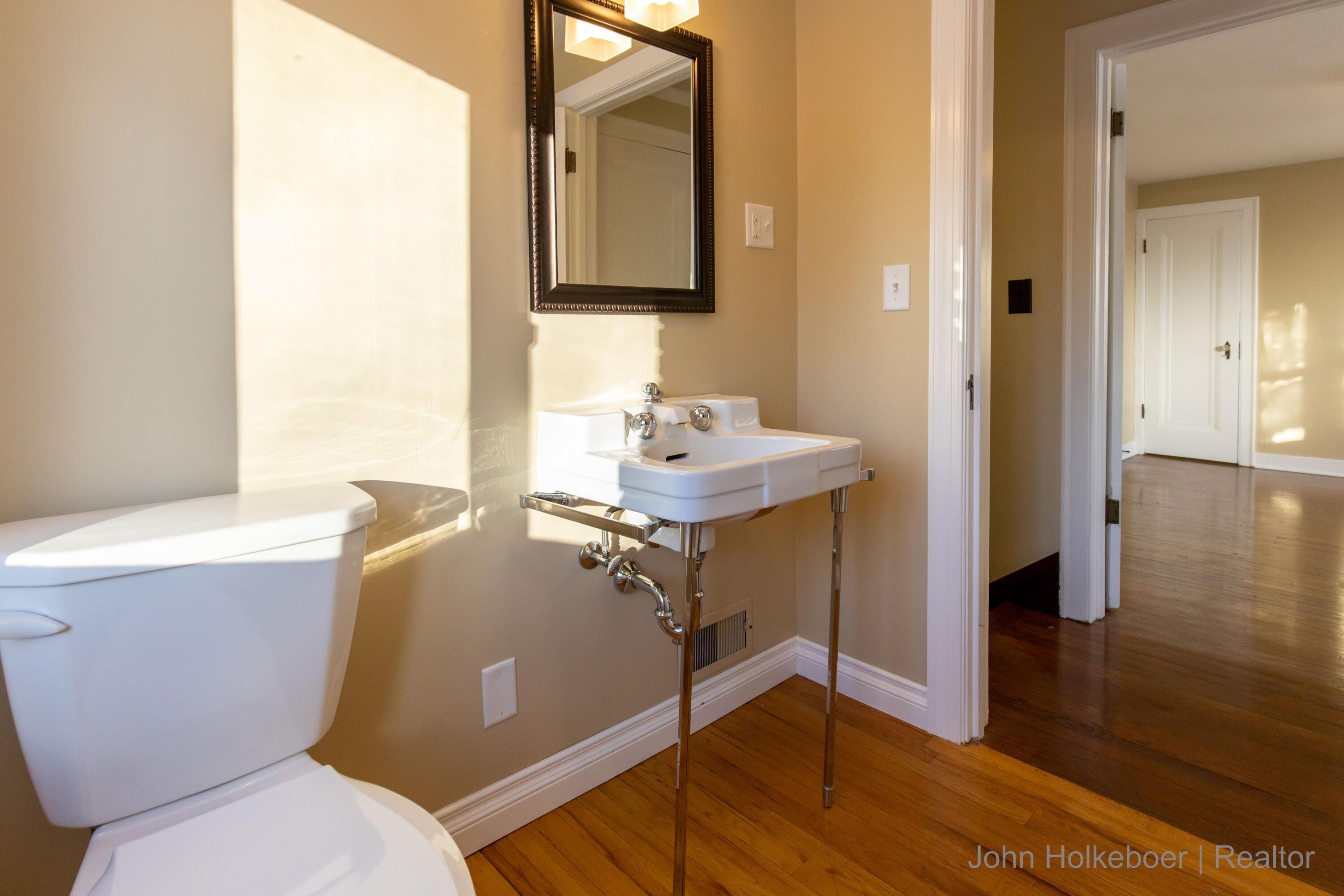 Greenridge Dr Nw, Grand Rapids, MI 49544