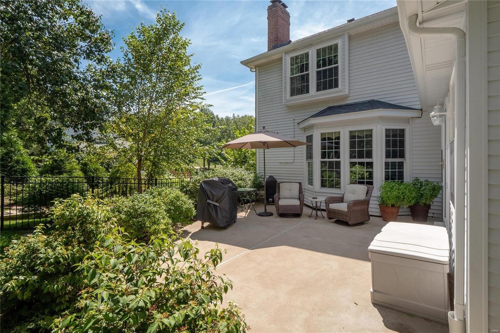 Mason Knoll Rd, Saint Louis, MO 63131