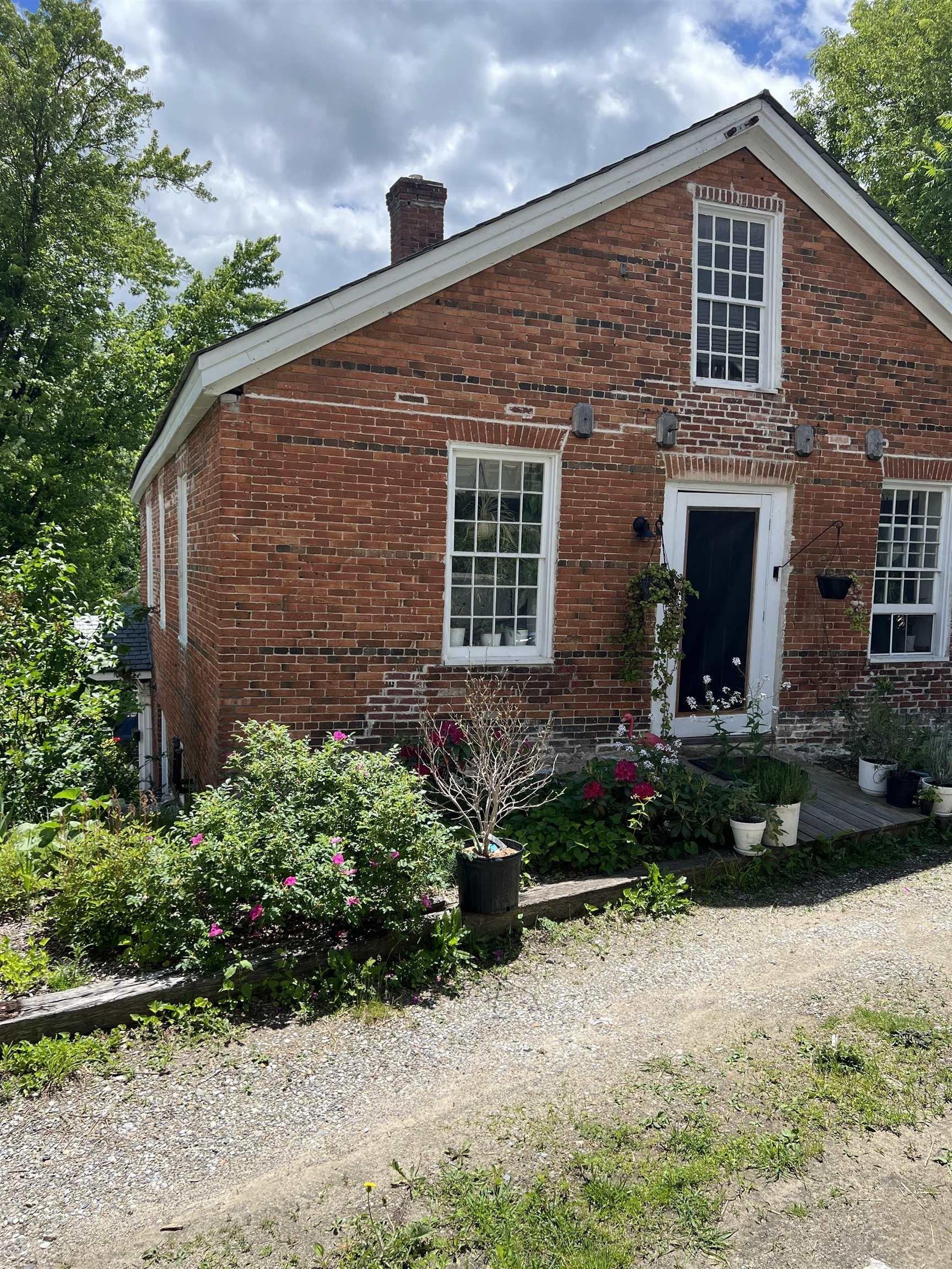 Briggs Ln, Brandon, VT 05733