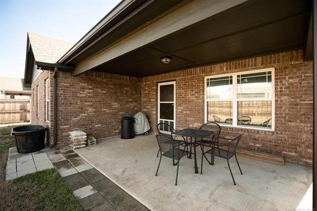 E 112th Pl N, Owasso, OK 74055