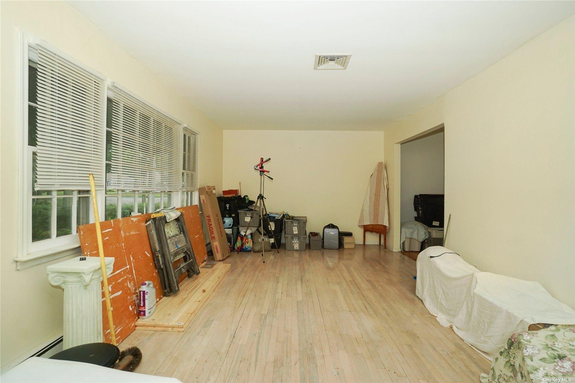 Quenzer St, Nesconset, NY 11767