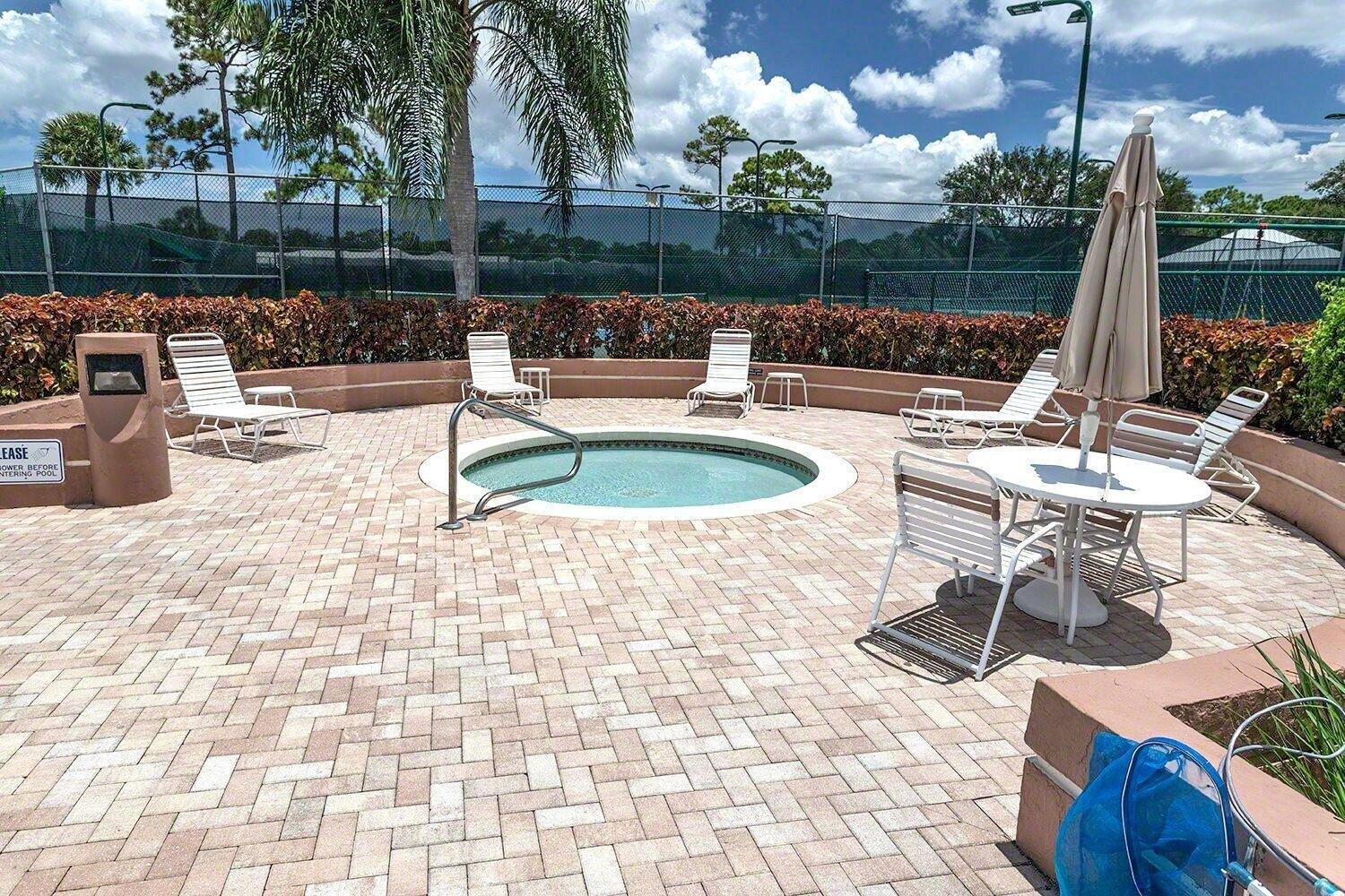 Egret Cir, Greenacres, FL 33413