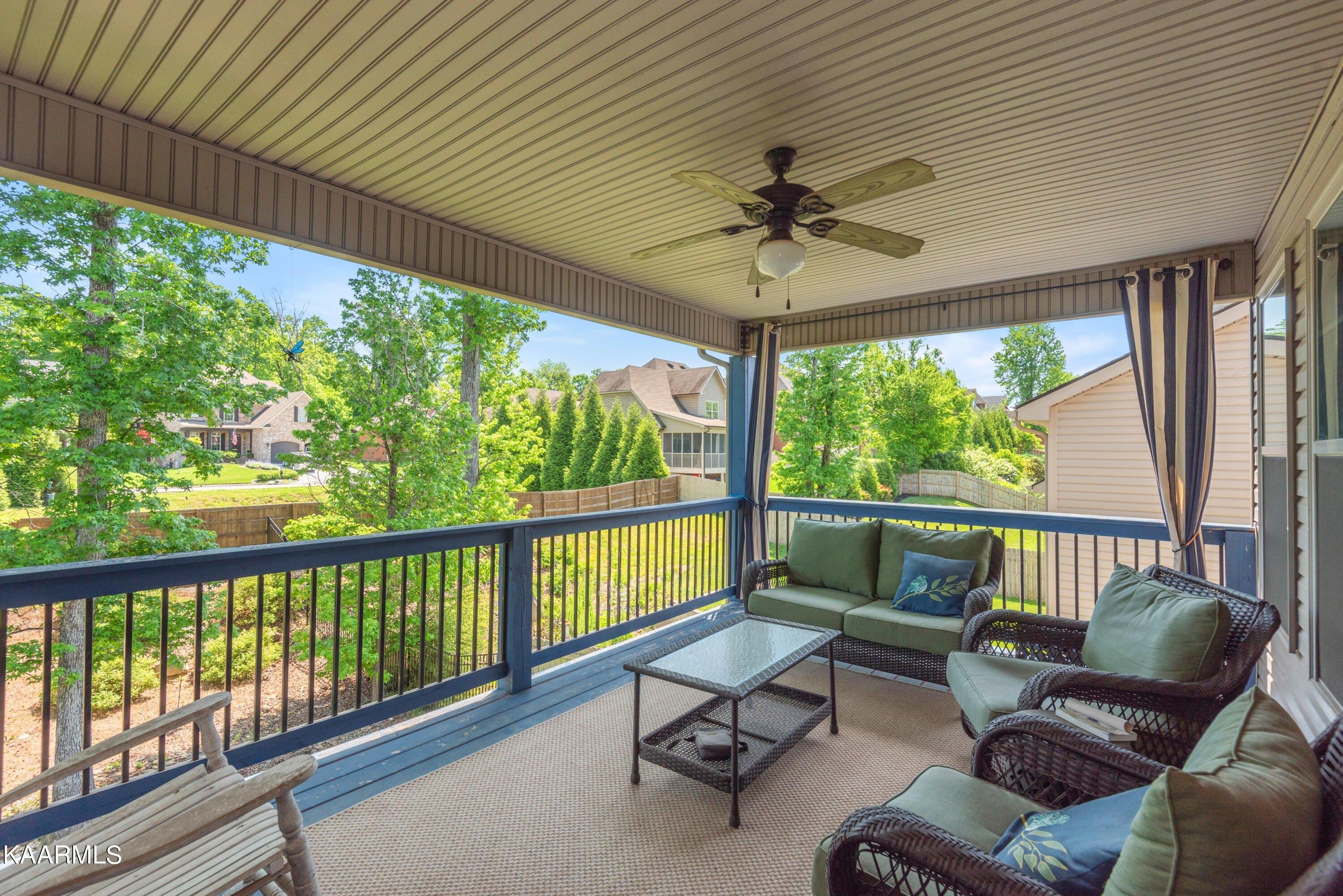 Looking Glass Ln, Knoxville, TN 37919