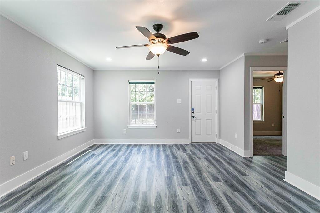 Metropolitan Ave, Dallas, TX 75210