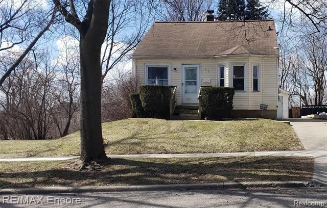 Summit St, Pontiac, MI 48342