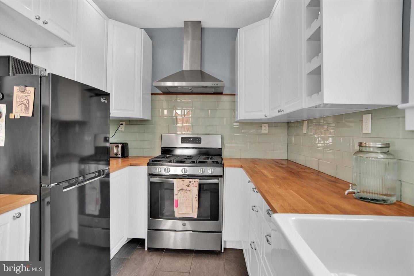 Chesterfield Ave, Baltimore, MD 21213