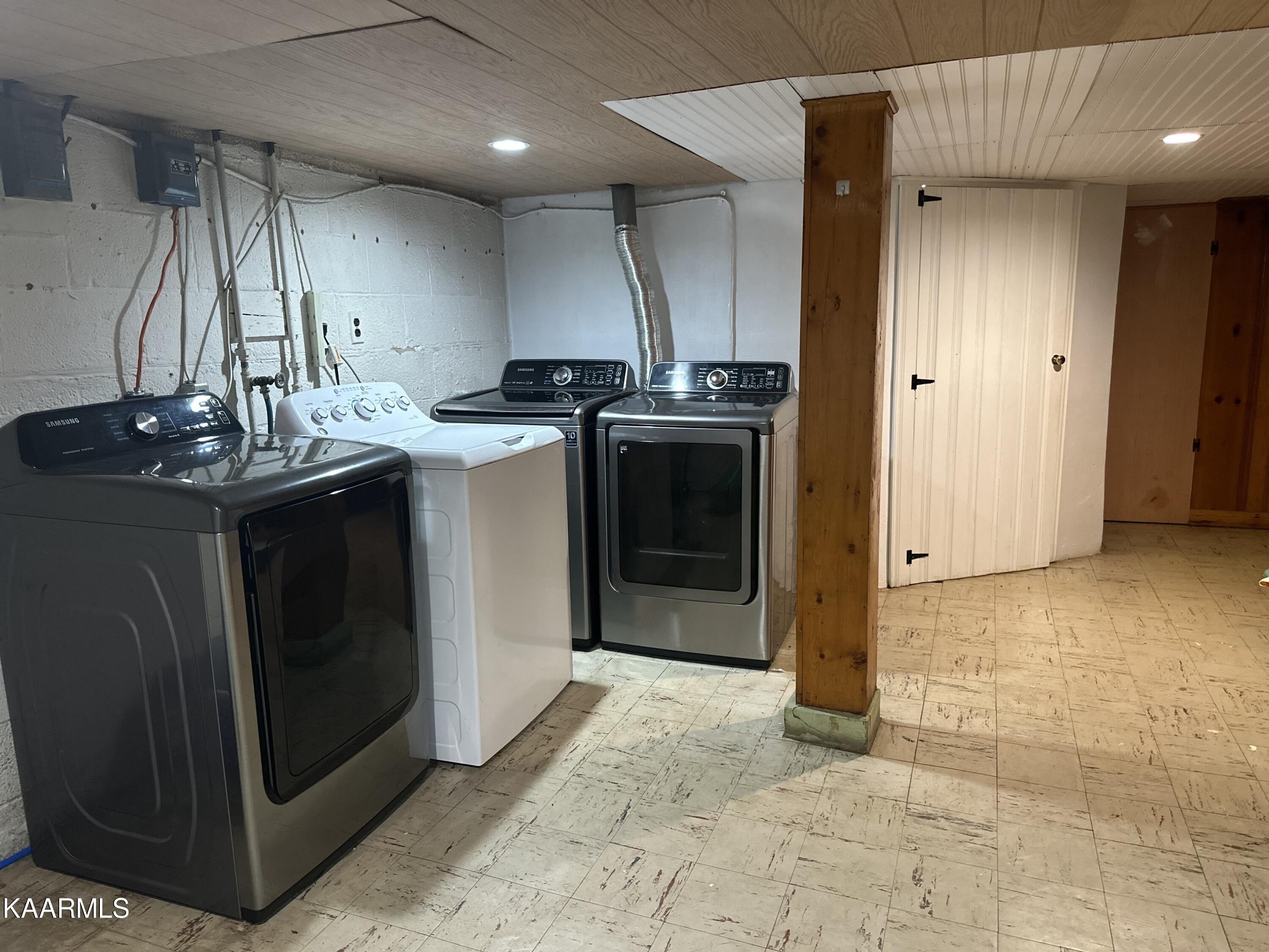 Silva Dr, Knoxville, TN 37914