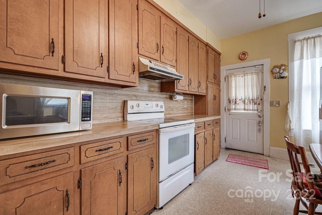 E Ashe St, Wadesboro, NC 28170