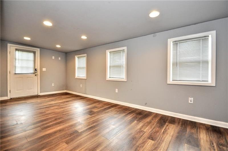 Circle Dr, Finleyville, PA 15332