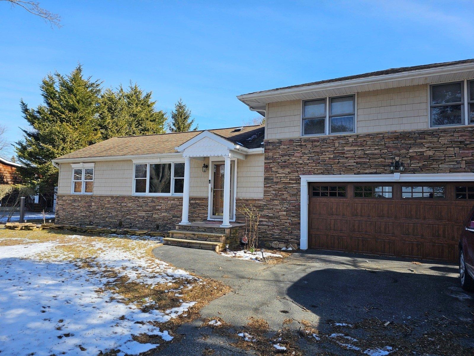 Bay Ln, Brookhaven, NY 11719
