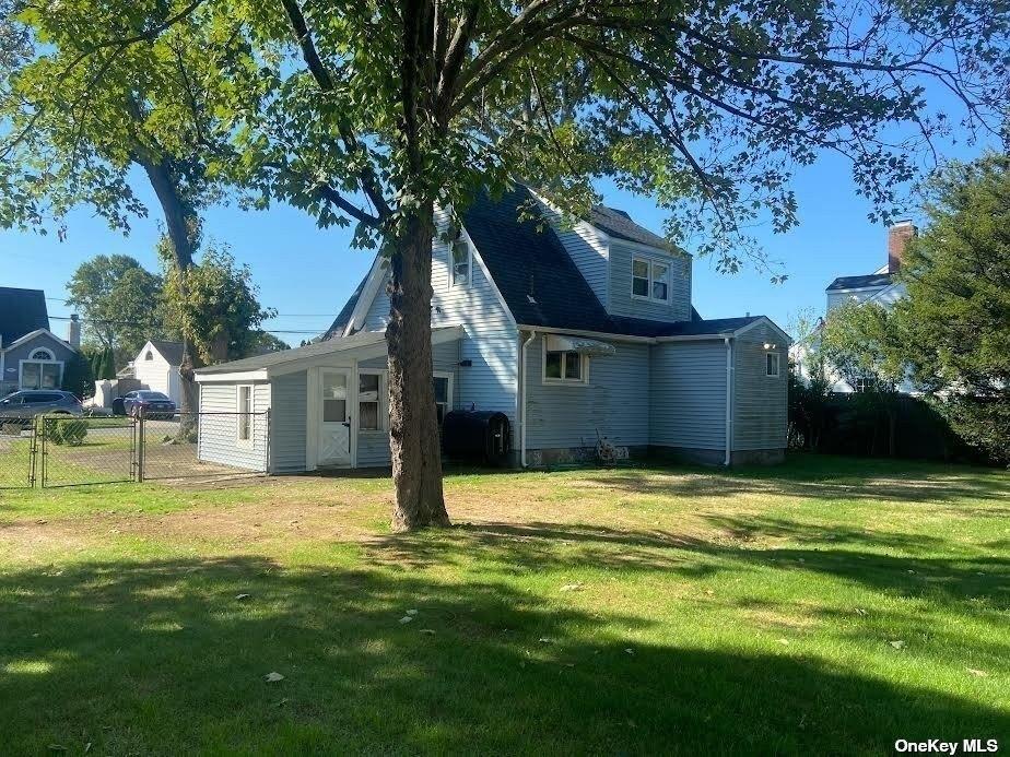 Chestnut St, Seaford, NY 11783