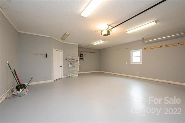 Pear Dr, Conover, NC 28613