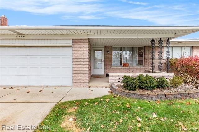 Kevin Cir, Warren, MI 48092
