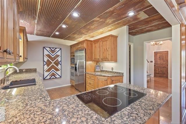 S 193rd West Ave, Sand Springs, OK 74063