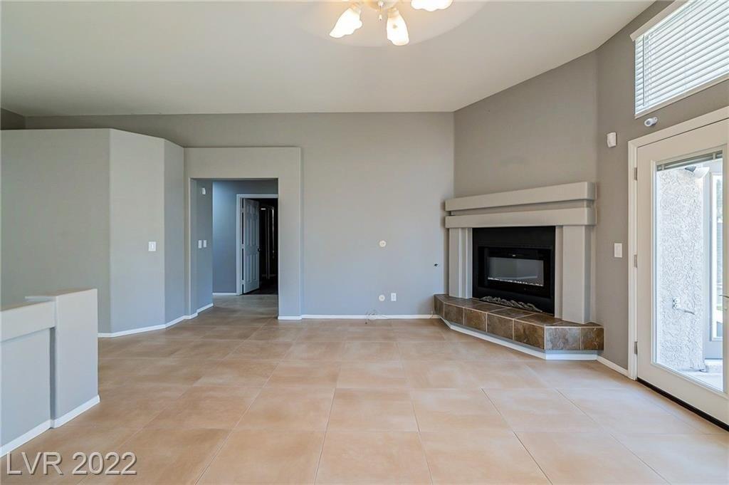 Harbor Cliff Dr, Las Vegas, NV 89128
