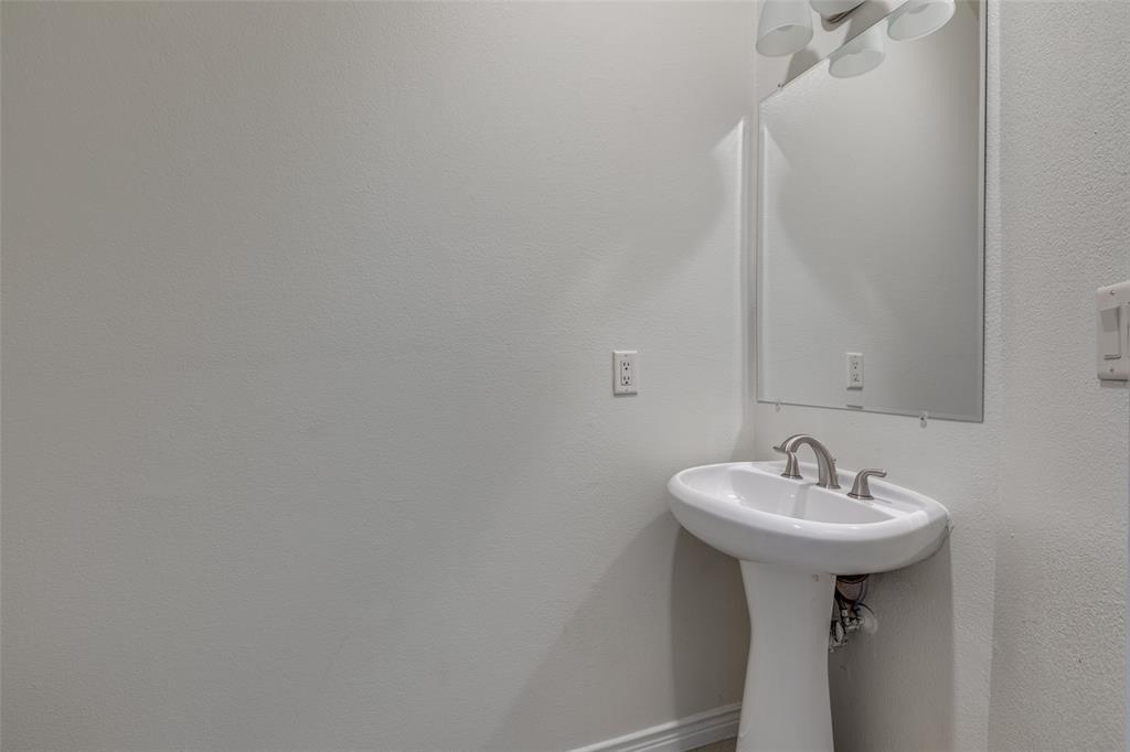 Emerald Glen Trl, Richardson, TX 75080
