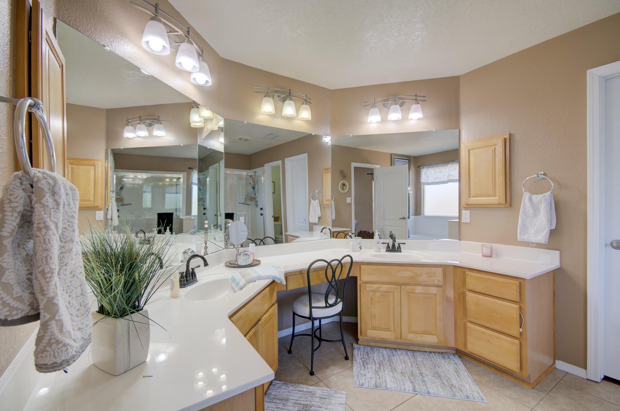Via Virane Dr Se, Rio Rancho, NM 87124