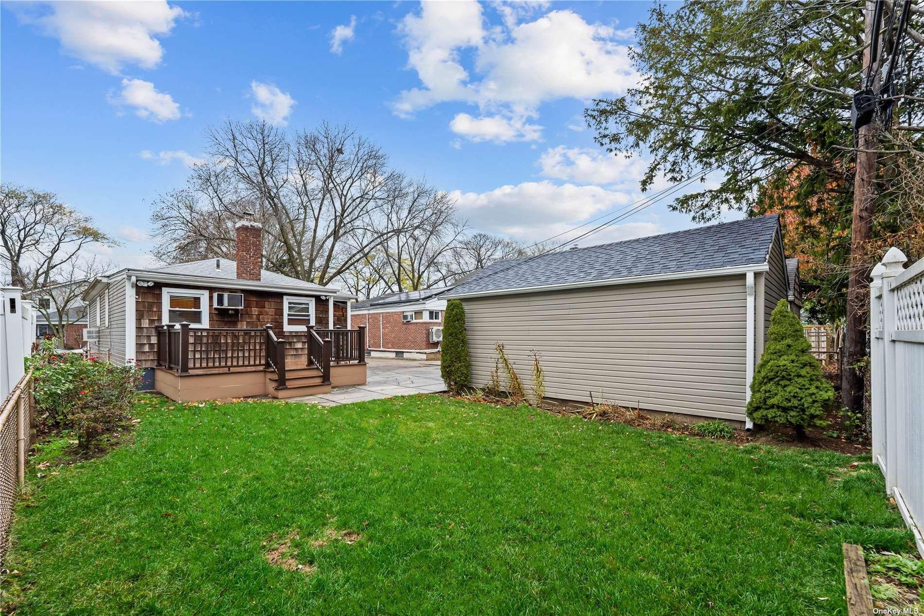 242nd St, Bellerose, NY 11426