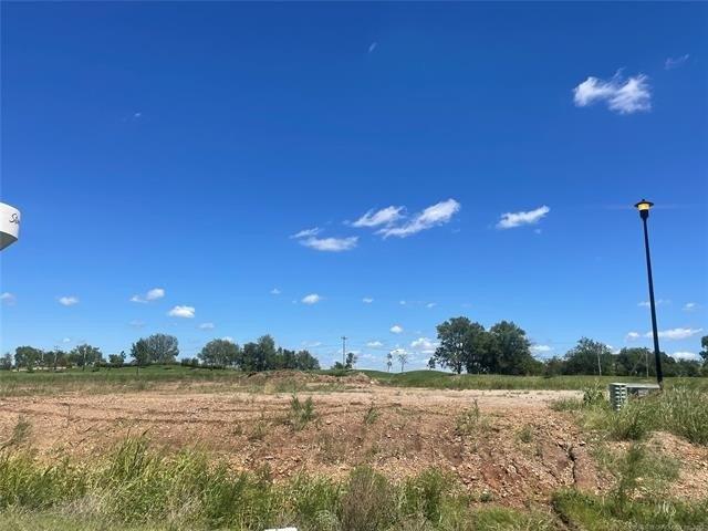 N Meadows Ridge Rd, Owasso, OK 74055