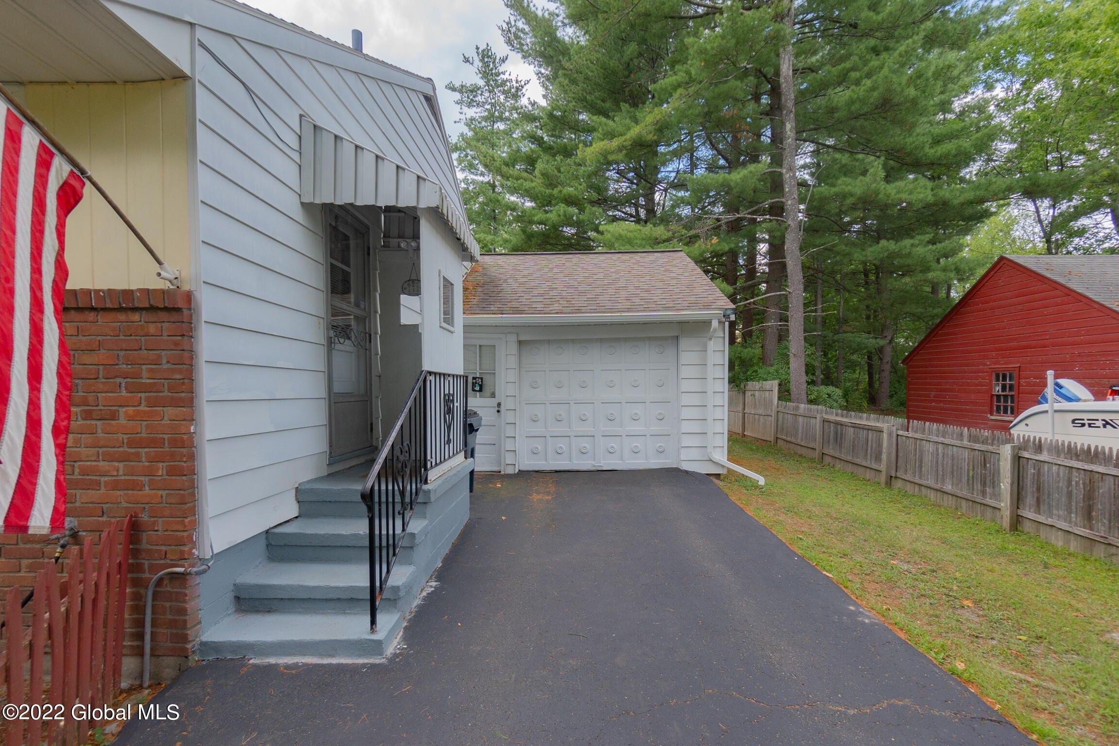 Balltown Rd, Schenectady, NY 12309
