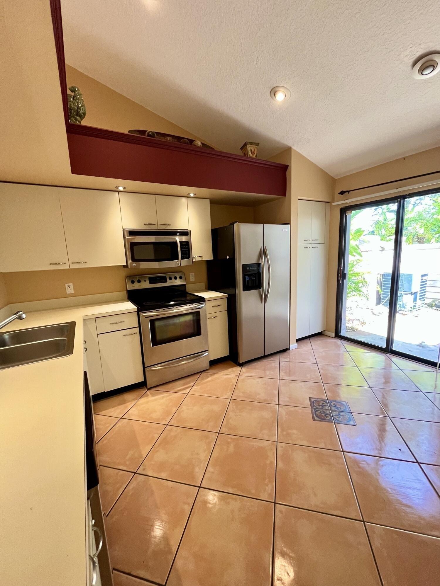 Landings Blvd, Greenacres, FL 33413