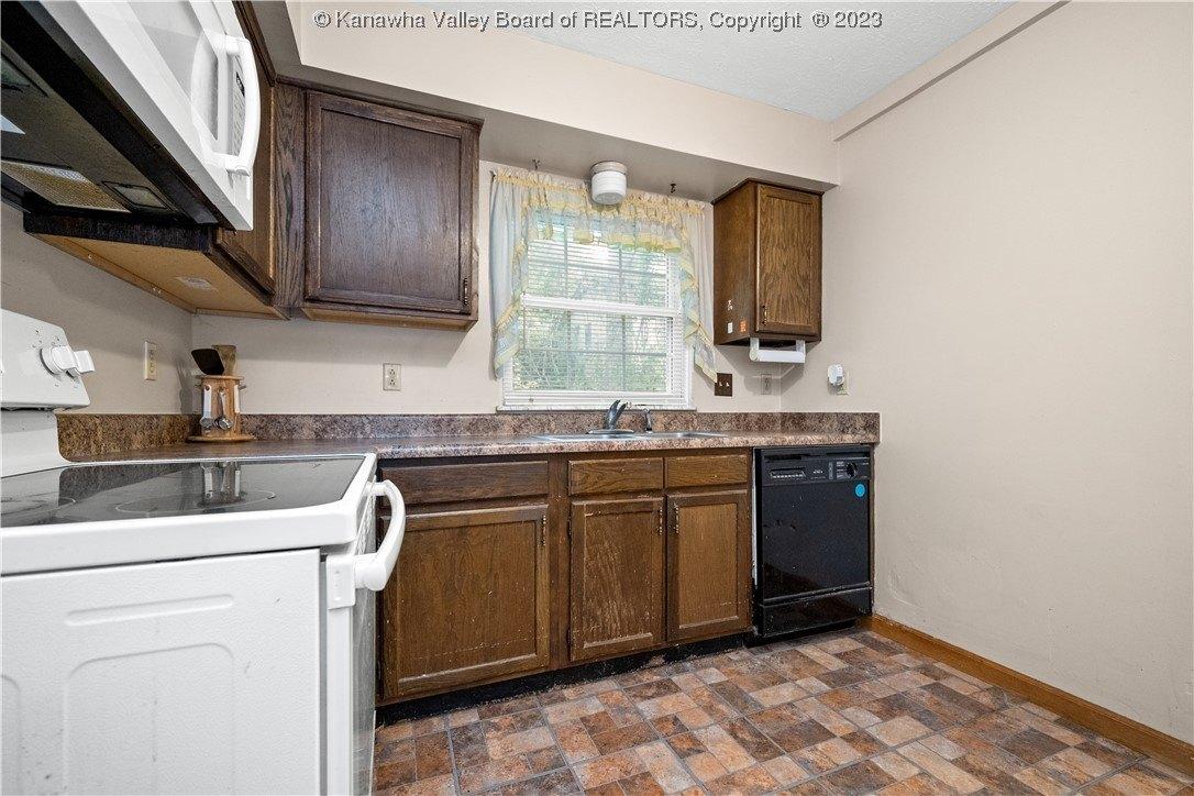 Apple Blossum Ln, Culloden, WV 25510
