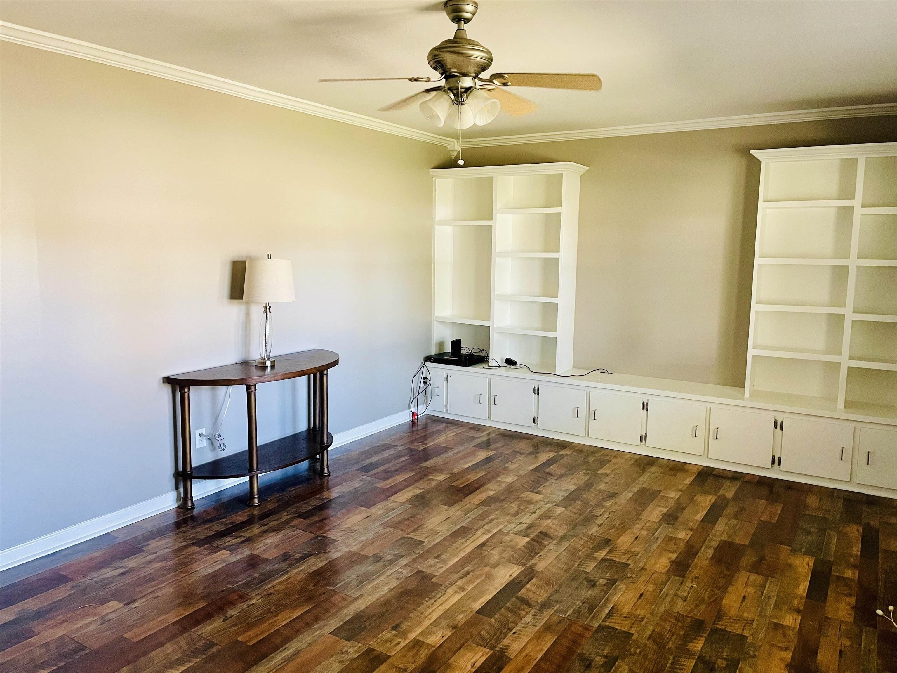 Knollwood St, Florence, AL 35634