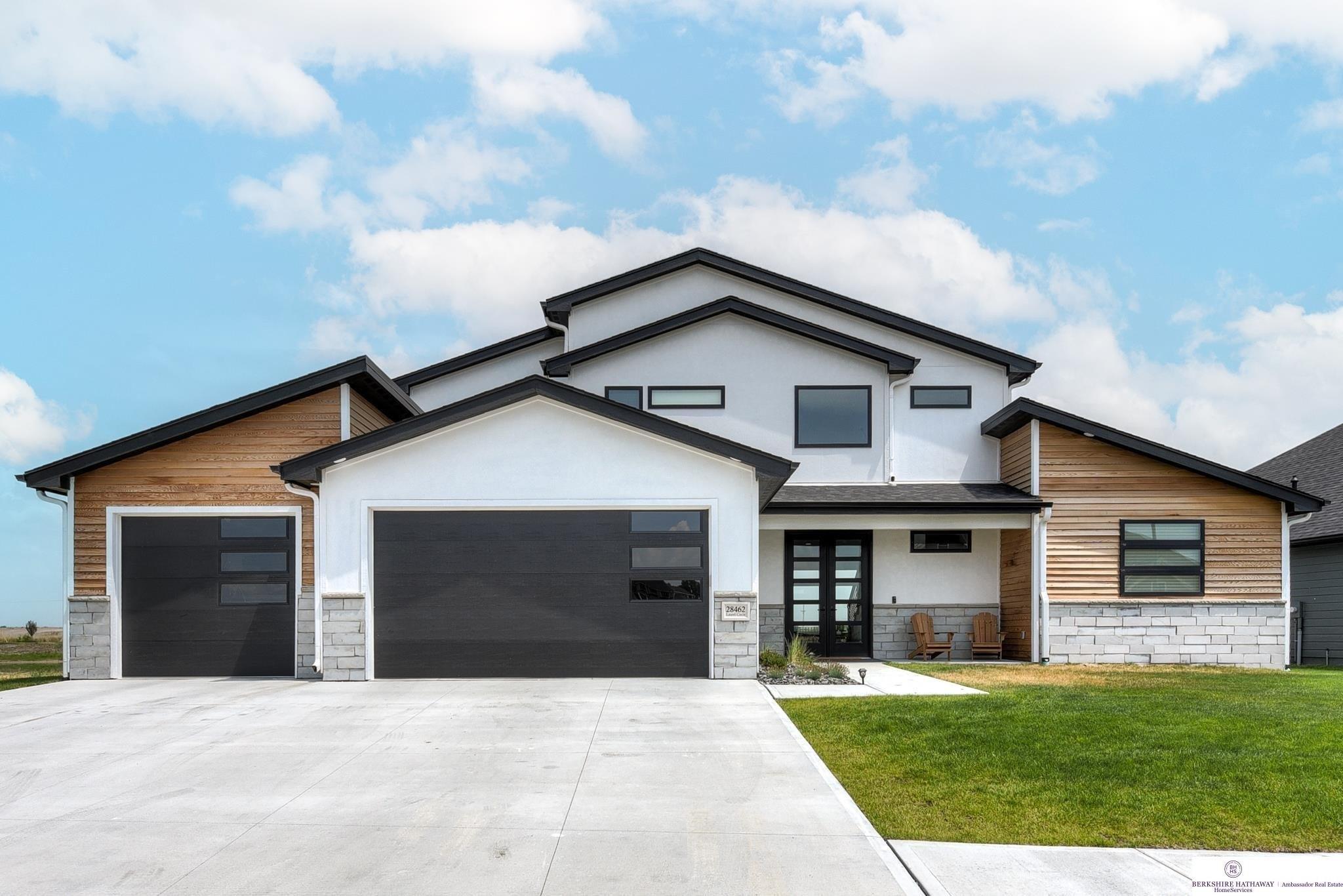 Benjamin St, Bennington, NE 68007
