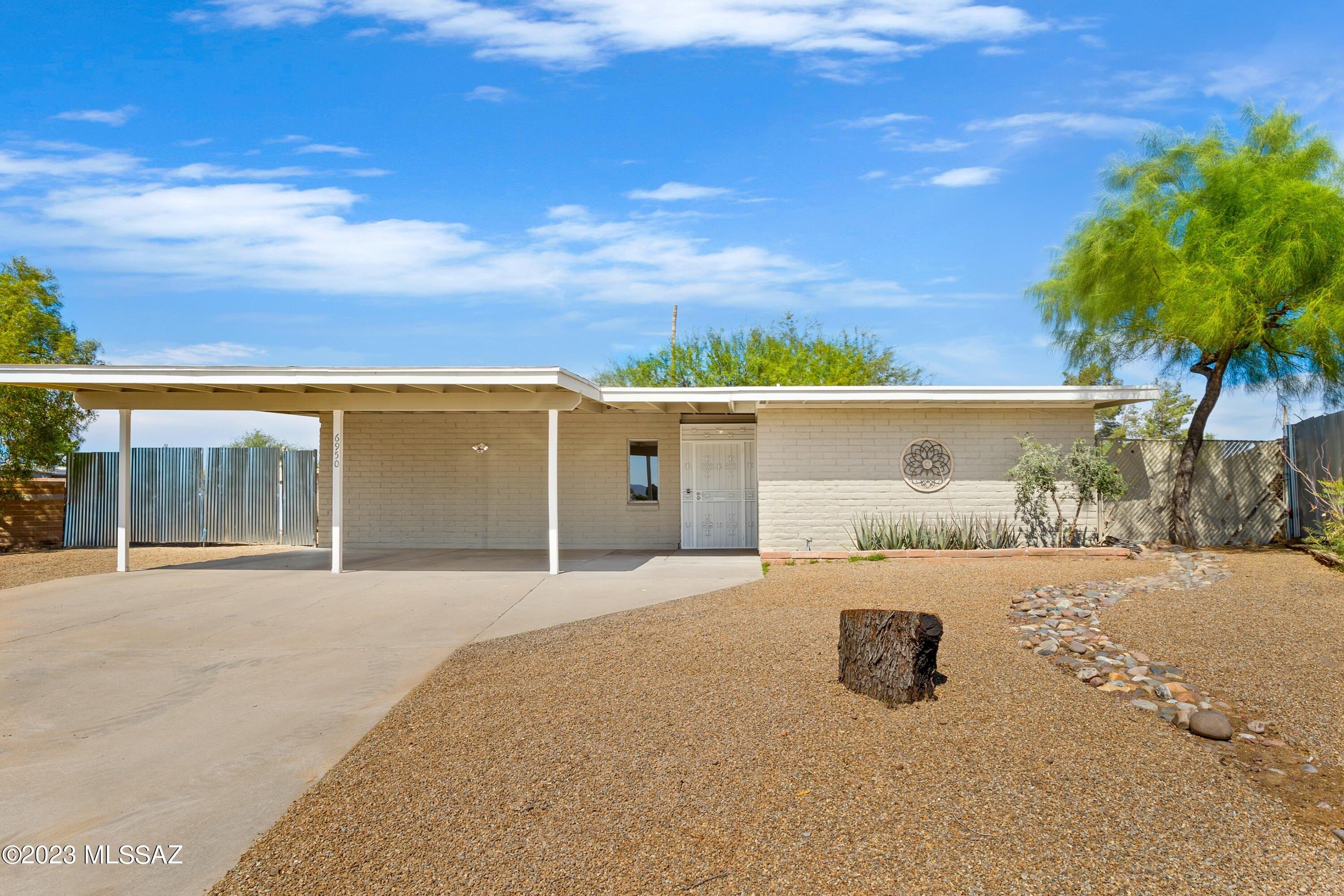 N Comet Ct, Tucson, AZ 85741