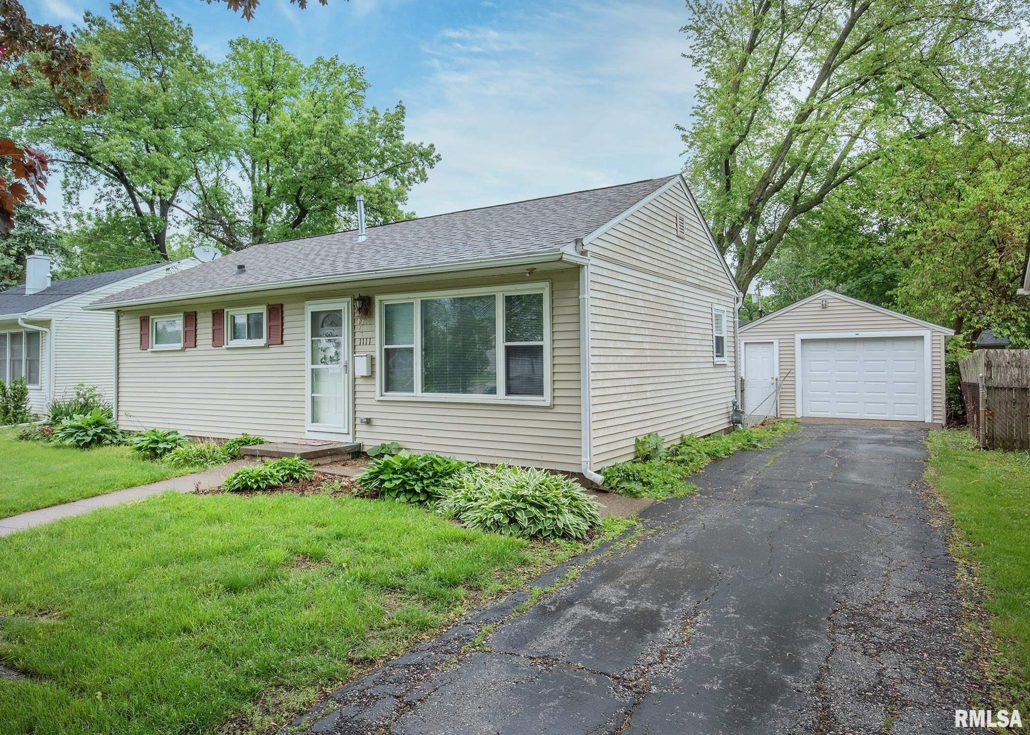 31st St, Bettendorf, IA 52722