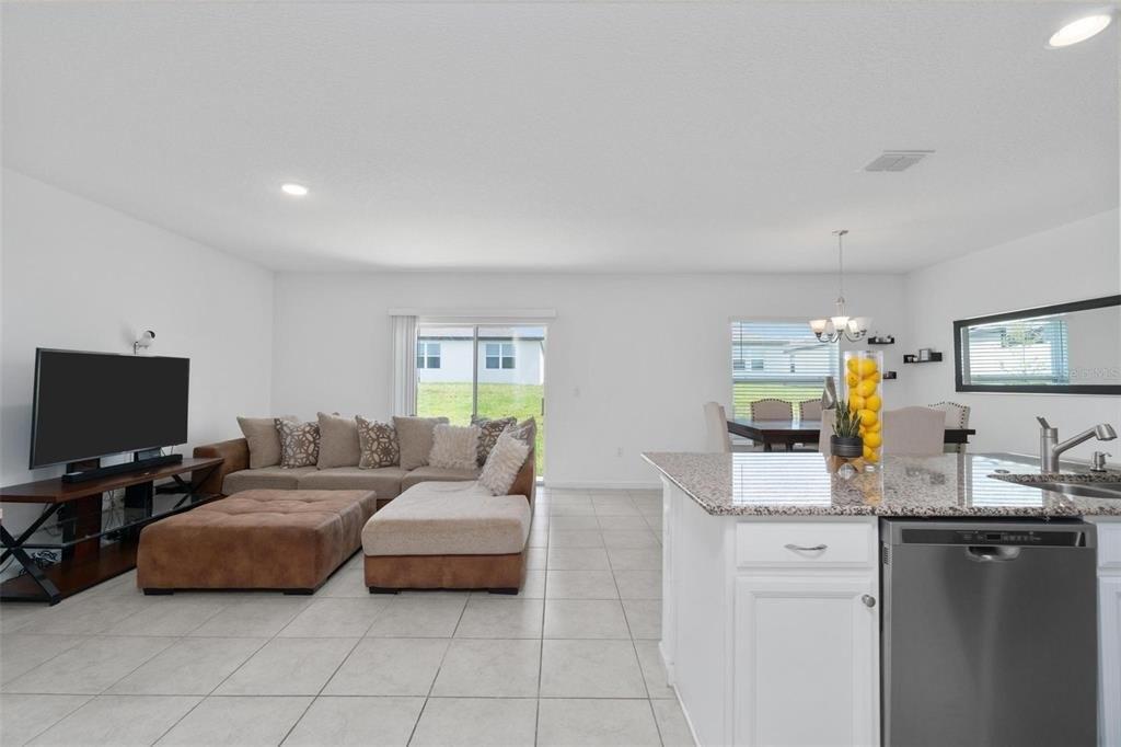 Cambridge Dr, Winter Haven, FL 33881