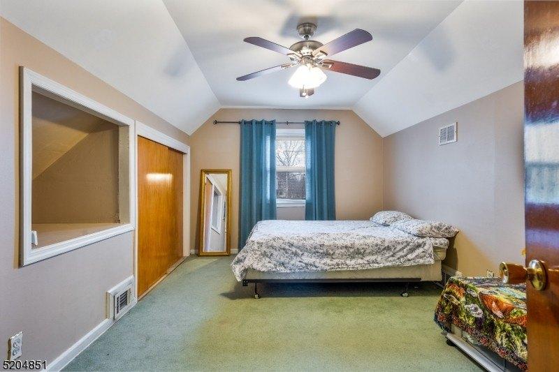 E Grant Ave, Roselle Park, NJ 07204