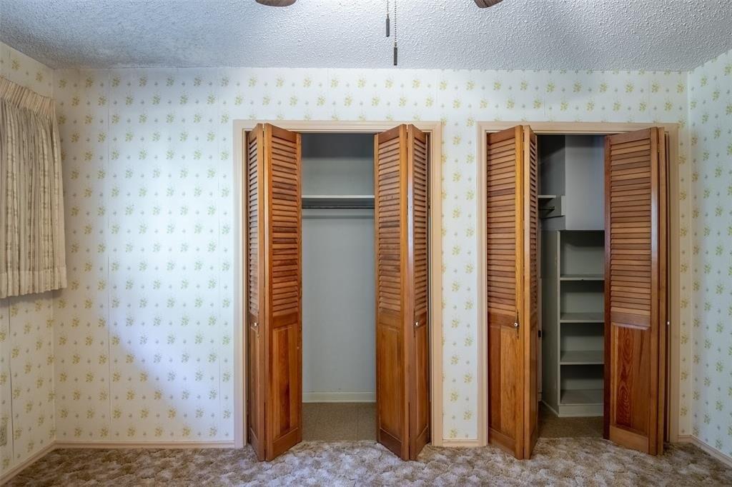 Live Oak Ln, Arlington, TX 76012