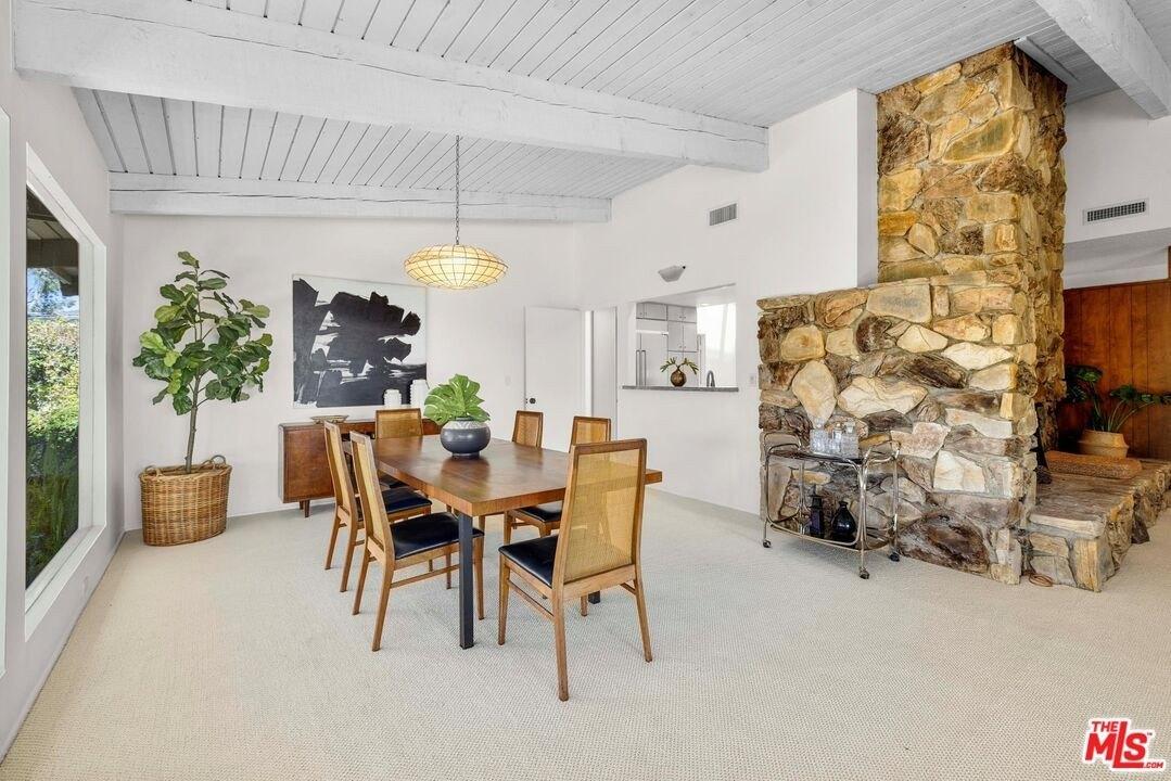 Bayliss Rd, Los Angeles, CA 90049