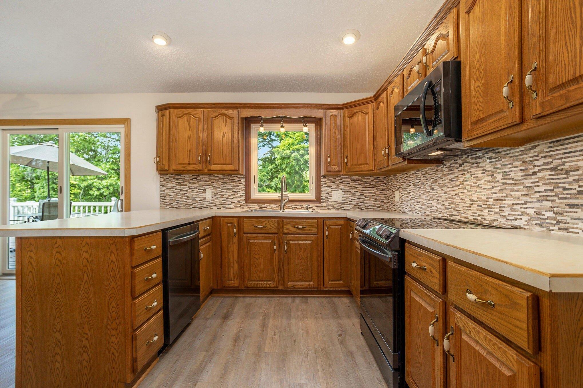 S Lacey Lake Rd, Bellevue, MI 49021