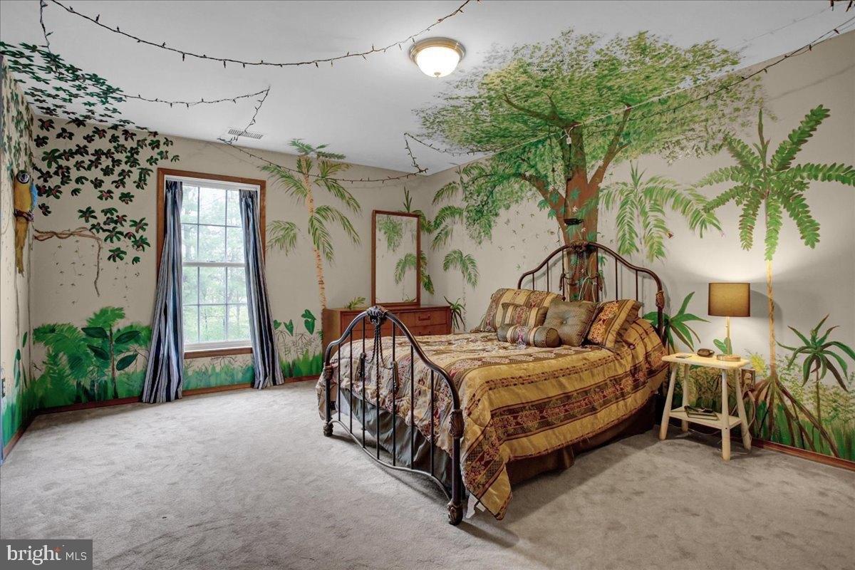 Cliff Side Ln, Wernersville, PA 19565